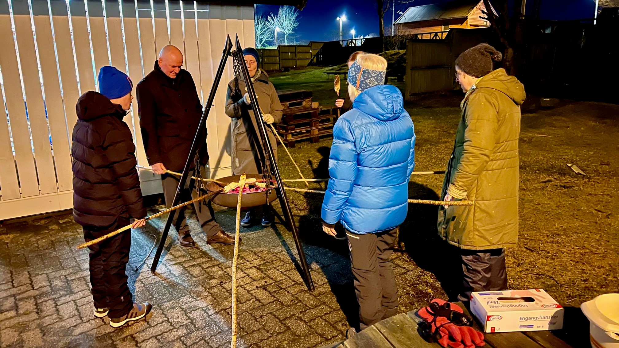 Speidergruppa Spesialistene hadde pinnebrød på menyen.