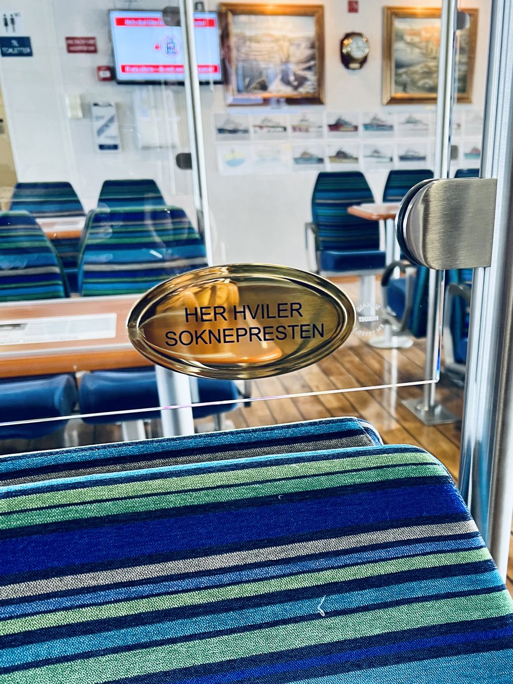 Soknepresten har sitt eget sete på Utsirabåten.
