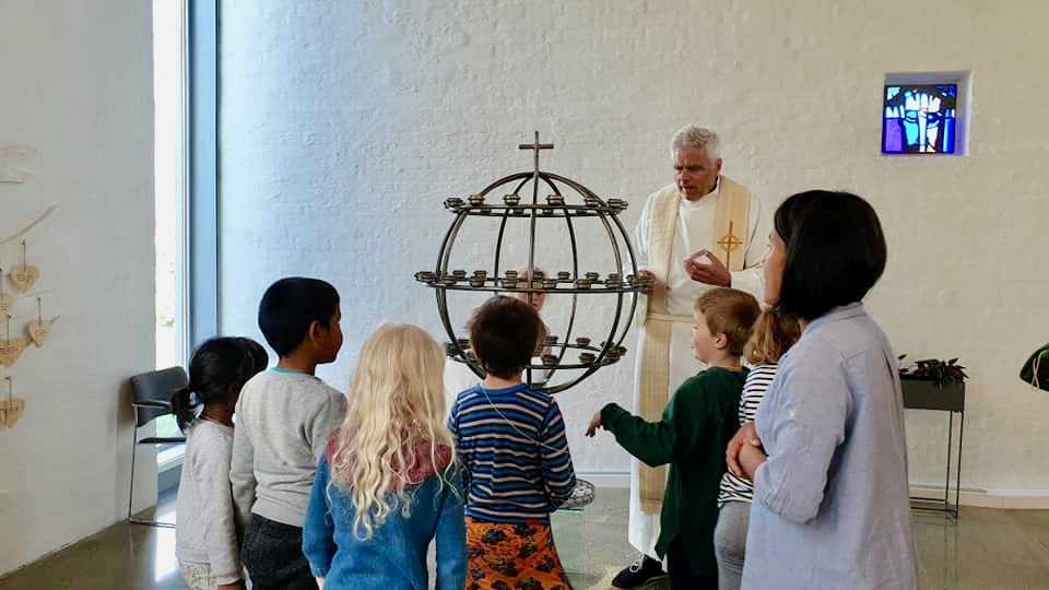 Vi søker en engasjert og tydelig prest med evne til å kommunisere og forkynne til hele bredden av folkekirken.  