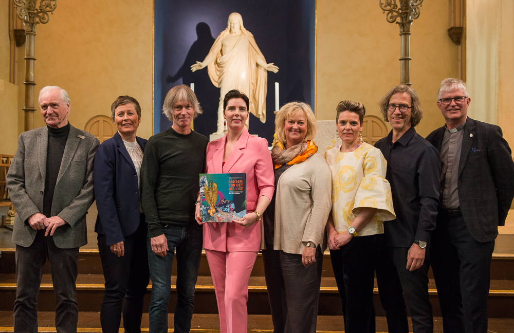 F.v. Per Odd Aarrestad, Jorunn Kraft Vistnes, Frode Isachsen, Gunn Heidi Dybdahl, Ragnhild Halle, Cecilie Bakkene Pedersen, Ove Morten Berge og Helge Gaaard. Foto: Helge Brunstad