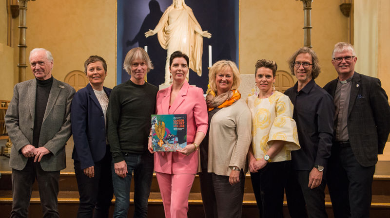 F.v. Per Odd Aarrestad, Jorunn Kraft Vistnes, Frode Isachsen, Gunn Heidi Dybdahl, Ragnhild Halle, Cecilie Bakkene Pedersen, Ove Morten Berge og Helge Gaaard. Foto: Helge Brunstad