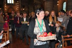 Deltakere fra Treffen i Tananger var med i inngangsprosesjonen til høsttakkefest-gudstjenesten i Domkirken i fjor.