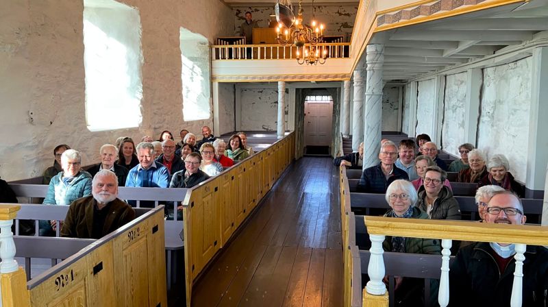 Kyrkjesafari sto på programmet laurdag, med besøk i blant anna Orre gamle kyrkje.