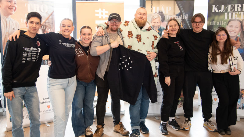 Ungdommens bispedømmeråd i Tunsberg 2023-24. Fra venstre: Keno Fuhrmann, Frida Adeleide Hestnes, Bleona Johannessen, Sebastian Kaldtoft, Robin Christopher Solbakken, Marianne Borgersen, Christian-Frederik Kopperud og Sarah Holme.