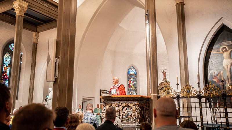 Biskop Jan Otto Myrseth var vertskap for Stiftsdagen som samlet 500 ansatte i Tunsberg. Her fra pilegrimsmessen i Tønsberg domkirke. Alle foto: Eddy Diakanua