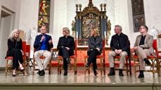 De seks bispekandidatene bød på seg selv i Tønsberg domkirke.