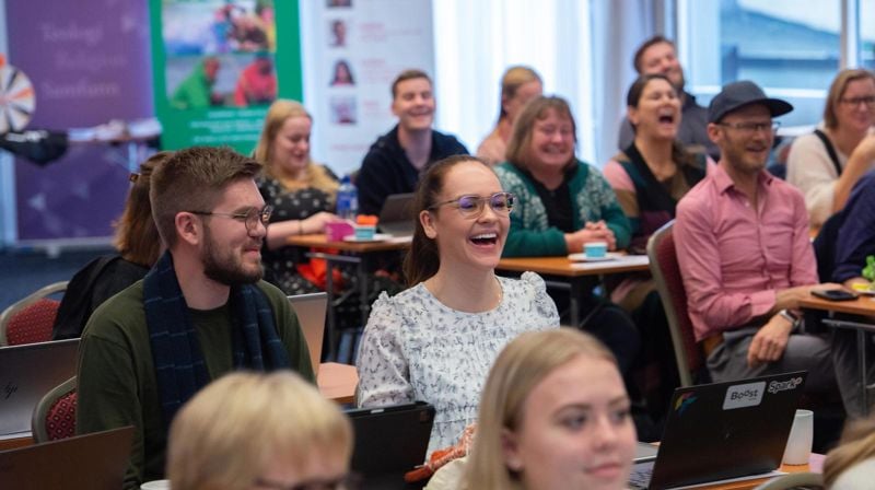 Å delta i ungdomsdemokratiet gir både innflytelse og fellesskap. Foto: Den norske kirke