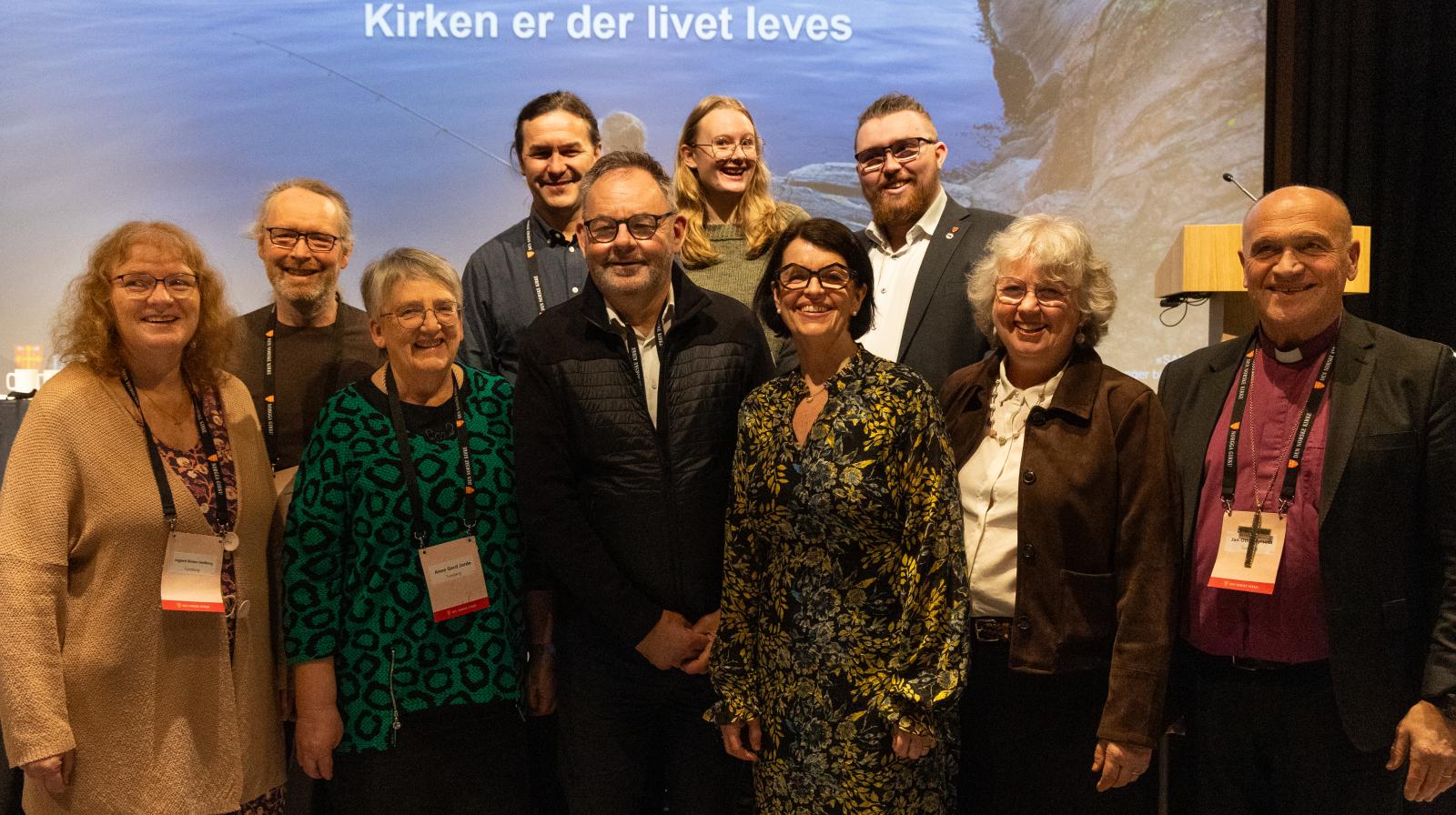 Tunsberg bispedømmeråd fra venstre:  Ingjerd Breian Hedberg, Frode Magnar Andersen, Anne Gerd Jorde, Ole Amund Hafell, Petter Holm, Inga Stoveland Dekko, Gunnbjørg Furuset, Sebastian Kaltoft Hansen, Lill Tone Grahl-Jacobsen og Jan Otto Myrseth. Foto: Kirkerådet
