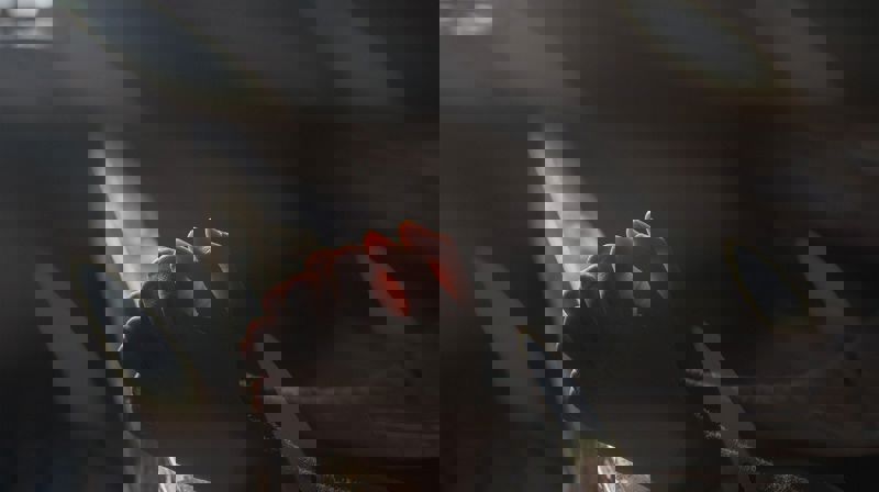 Biskop Jan Otto: Jeg ber menighetene i Tunsberg bispedømme om å åpne kirkene for stillhet, bønn, lystenning og samtale.