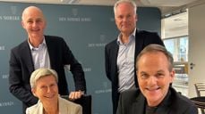 Bak fra venstre: styremedlem i Dnk eiendom Morten Stray Floberghagen og Frode Meinich. Foran fra venstre: styreleder i Dnk eiendom Anne Siiri Øyasæter og direktør i Kirkerådet Ole-Edvard Wold-Reitan
