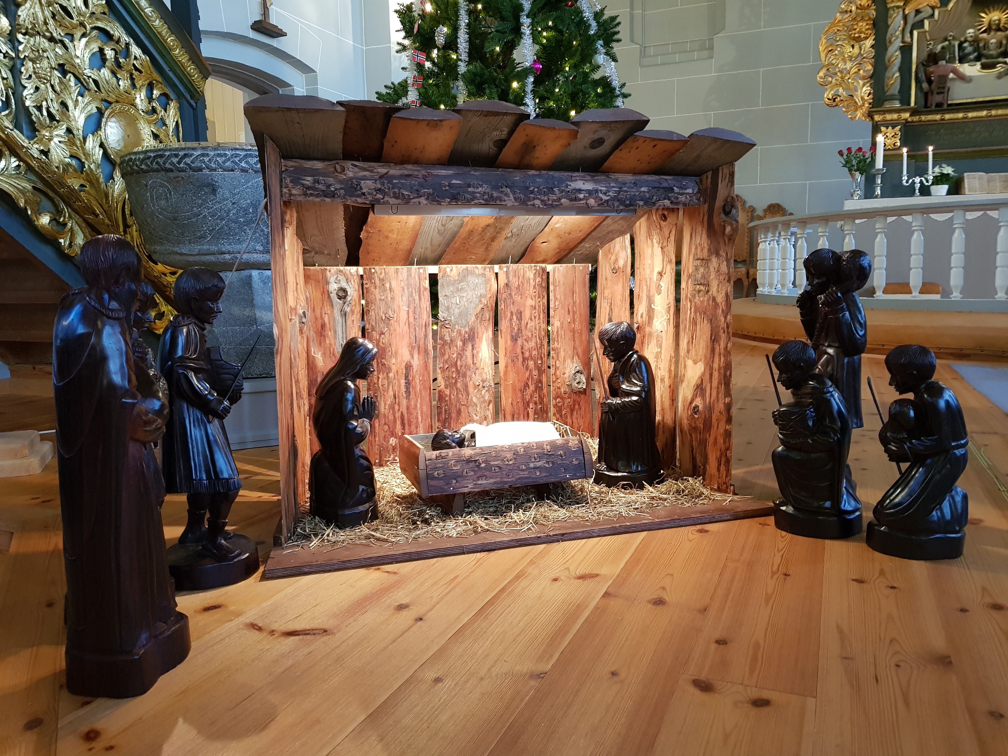 Julekrybben i Hof kirke. Foto: Anne Bråten Edvardsen