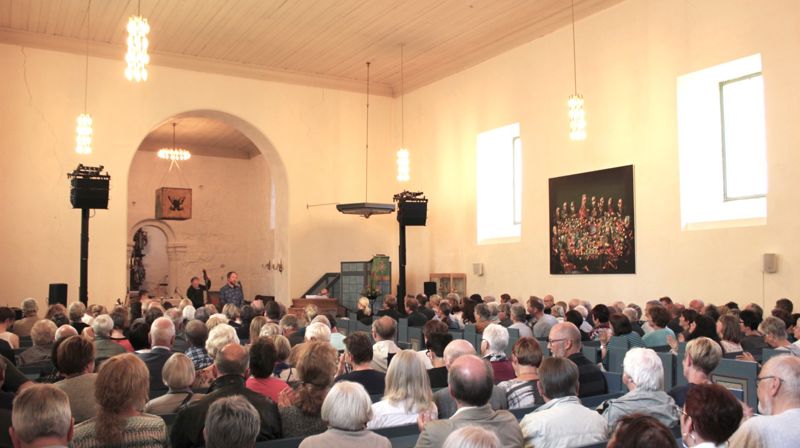 Ola Bremnes i Alstahaug kirke under Petter Dass-dagene 2016