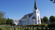 Lindås kyrkje (foto: heimesida til Lindås sokn)