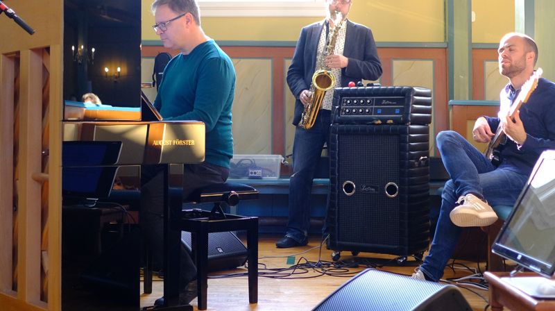 Band i Meland kyrkje