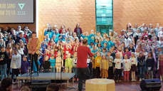 Baluba deltok på KidSing-show i Holmlia kirke, sammen med KidSing Nordby og andre kor.