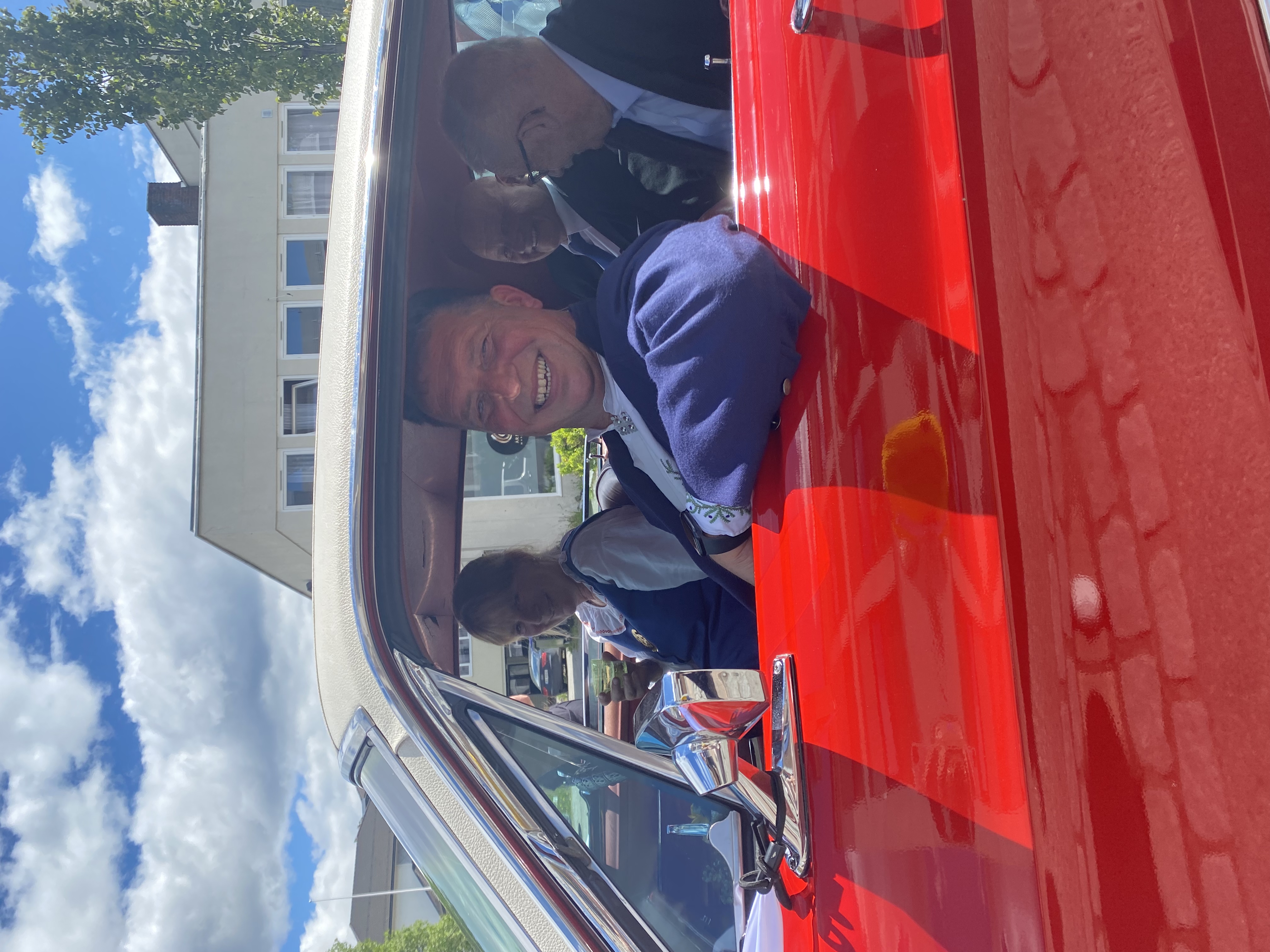 Vi søker brudepar - drive-in bryllup under Bilfestivalen i Ås!