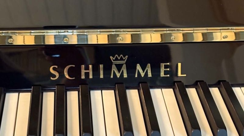 Nordby kirke har fått nytt piano