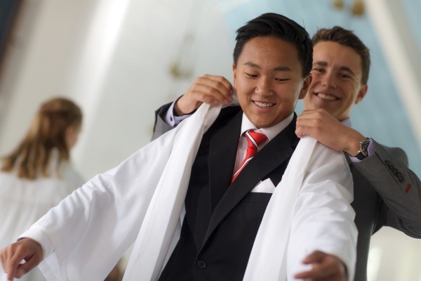 Informasjon om strømming og program -  konfirmasjonsgudstjenester i Ås kirke 12. og 13. september og i Kroer kirke 13. september