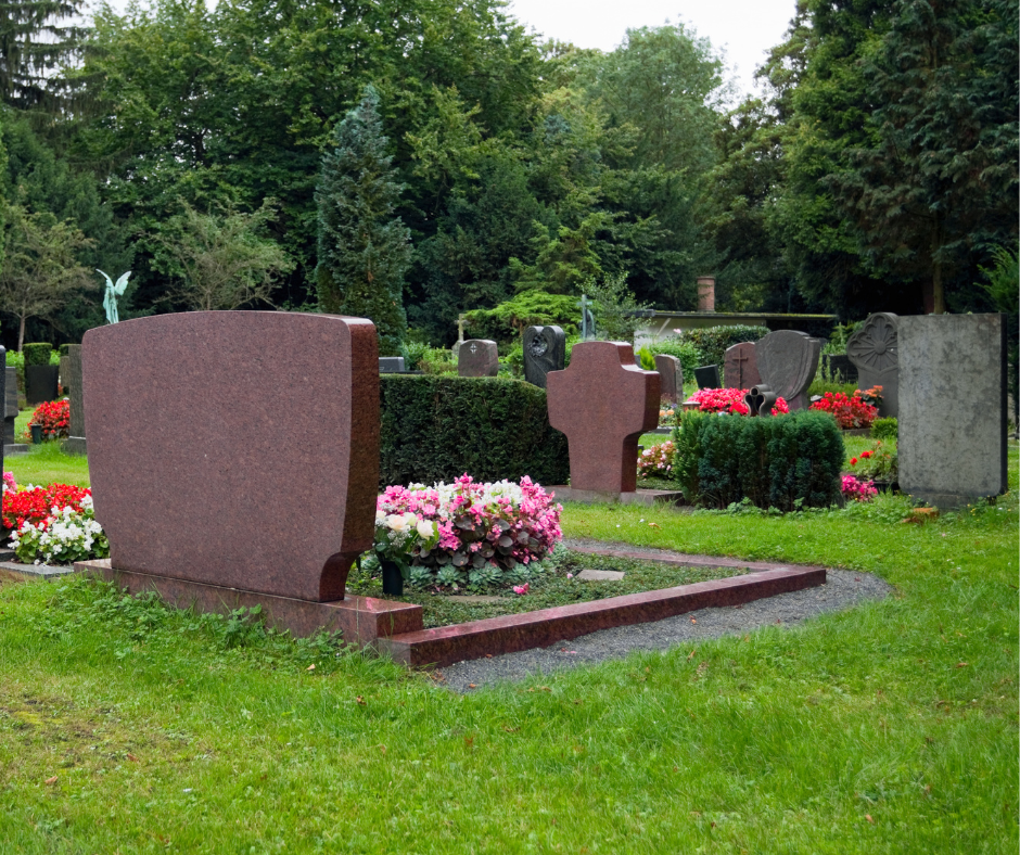 Bilder av minnesmerker på gravplass.