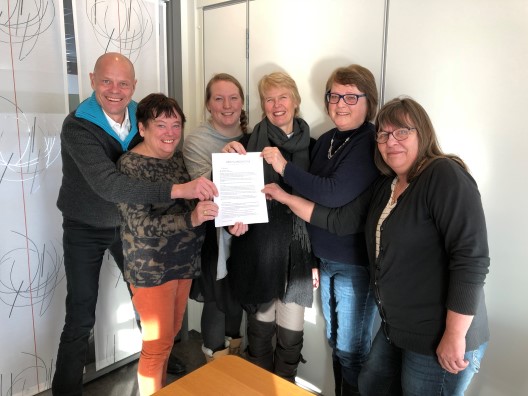 Fra venstre: Kirkesjef John Grimsby, kirkeverge Reidun Gatland Reve, fellestillitsvalgt Merete Fossli (Røyken), hovedverneombud Janneke Riskild, fellestillitsvalgt Elisabeth Brøndal (Asker) og fellestillitsvalgt Unni Fadum (Hurum).   