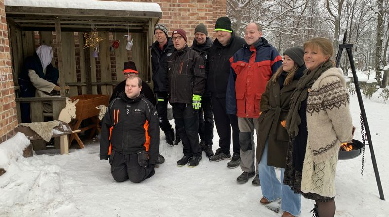 Julekrybbe utenfor Asker kirke