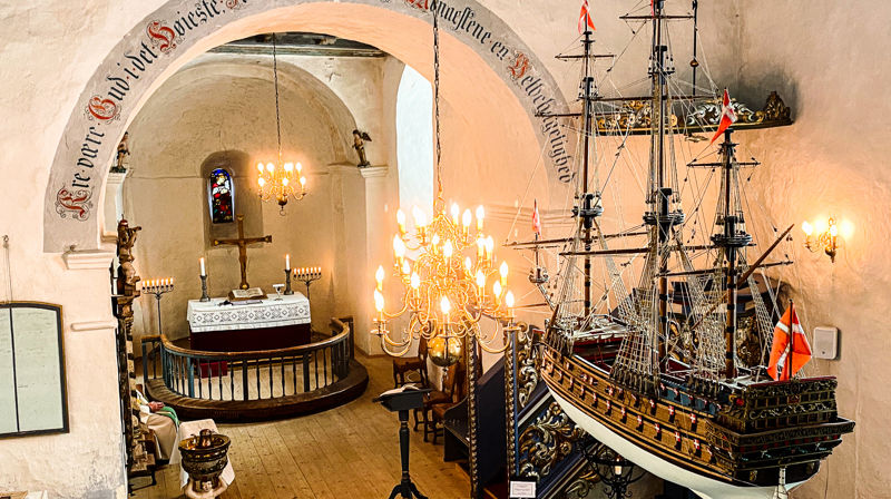 Middelalderkirken i Hurum er den eldste bygningen i Asker, og en av fire kirker i de to Hurum-menighetene. Foto: Jørgen Svartvasmo / Asker kirkelige fellesråd