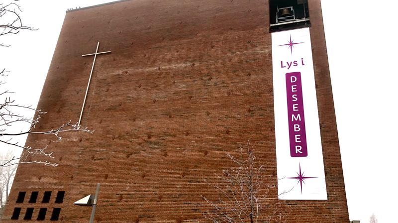 Teglen, Spikkestad Kirke- og kultursenter bidrar til lys i desember. Foto: Ellen Martha Blaasvær