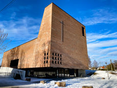 Teglen, Spikkestad kirke- og kultursenter er en av kirkene som åpner dørene for 100 deltakere allerede på søndag. Foto: Jørgen Svartvasmo / Asker kirkelige fellesråd