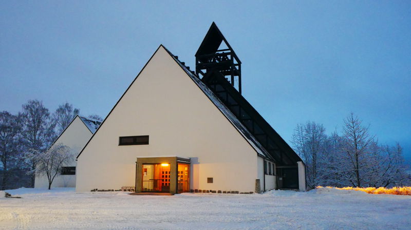 Det åpnes opp! Velkommen til samlinger i Holmen kirke – tirsdag, torsdag og søndag.