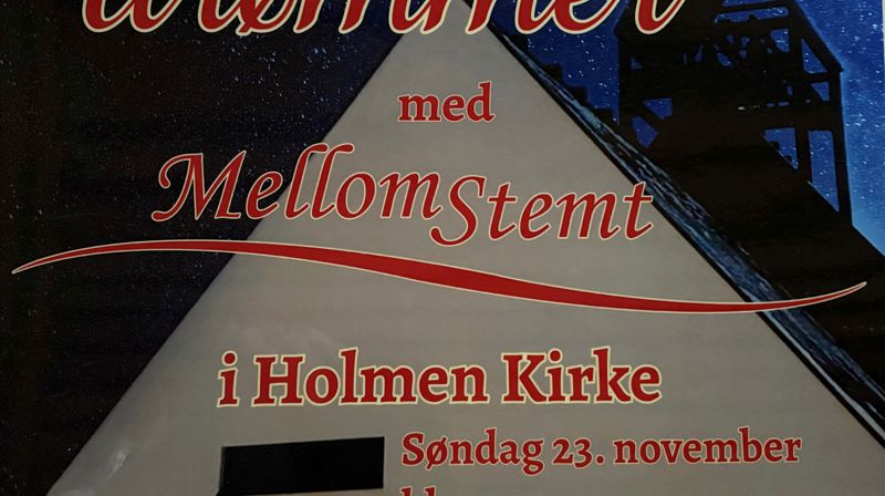 Holmen kirke i kveldsstemning.