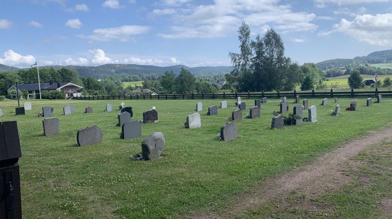 Gravearbeider på Hurum kirkegård