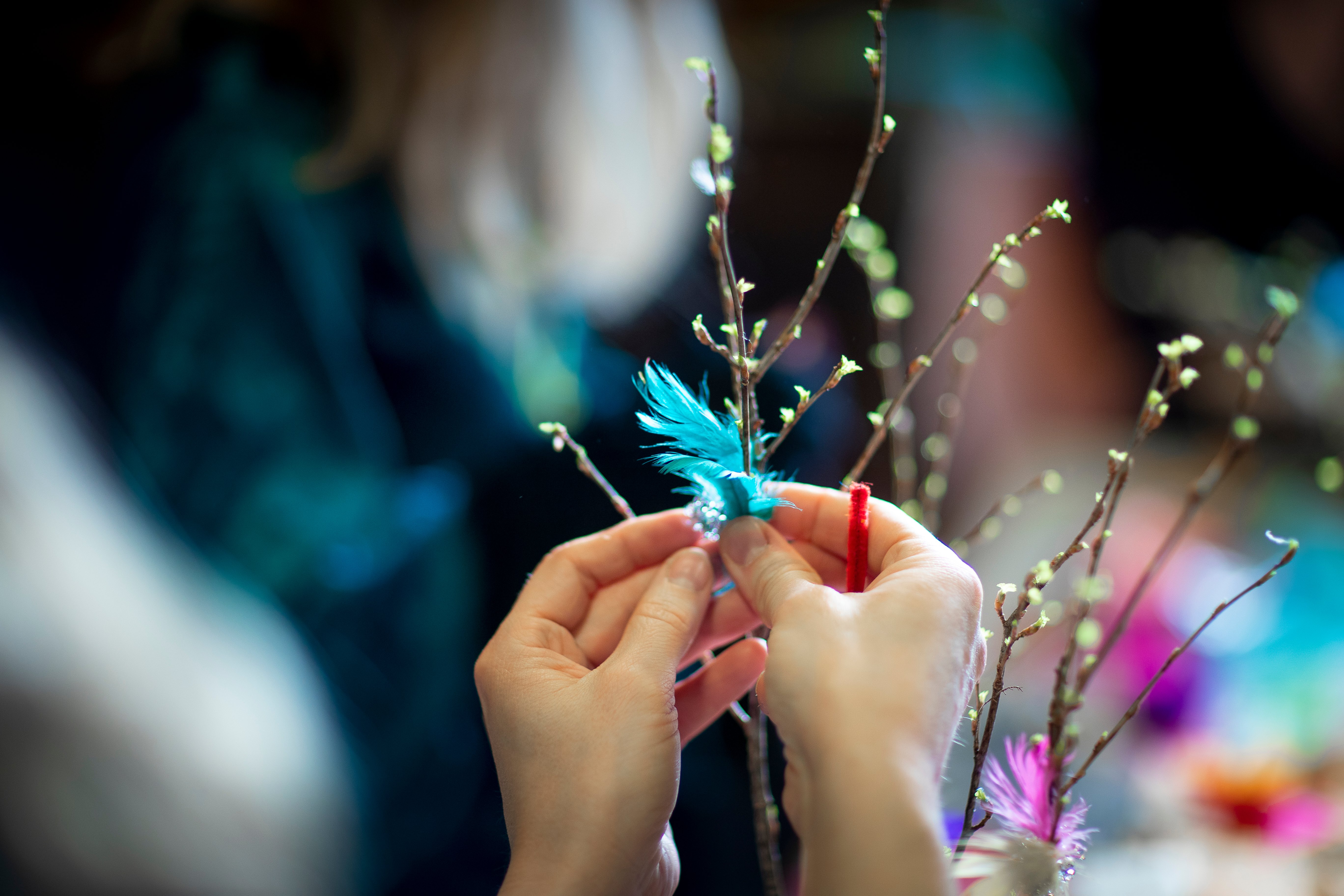 Fastelavn feires gjerne med å pynte fastelavnsris og å spise fastelavnsboller. Foto: Bo Mathisen
