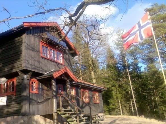 Det blir frilufsgudstjeneste ved Stikkvannshytta 17. august kl. 12, og ekstra god kirkekaffe etterpå. 