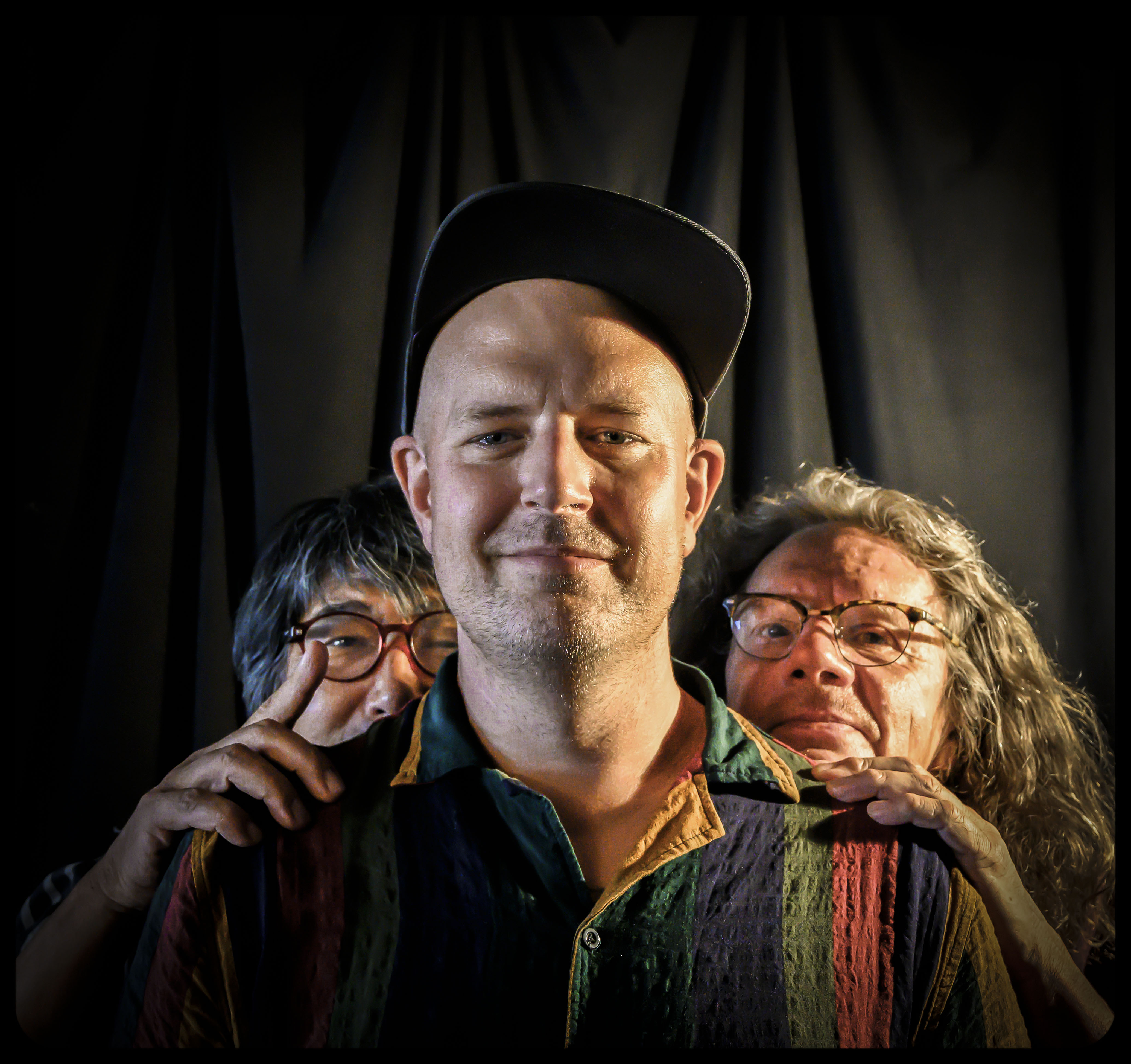 John Holmstöm trio, fra venstre: Yasuhito Mori, bass, John Holmström, piano,  Henrik Wartel, trommer.