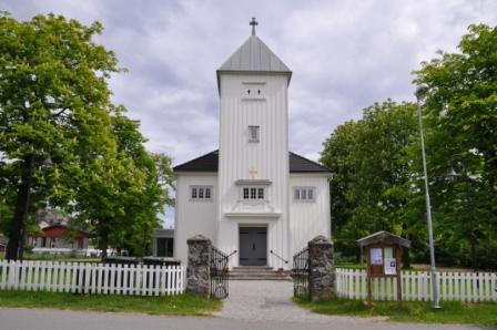 Om Slemmestad kirke
