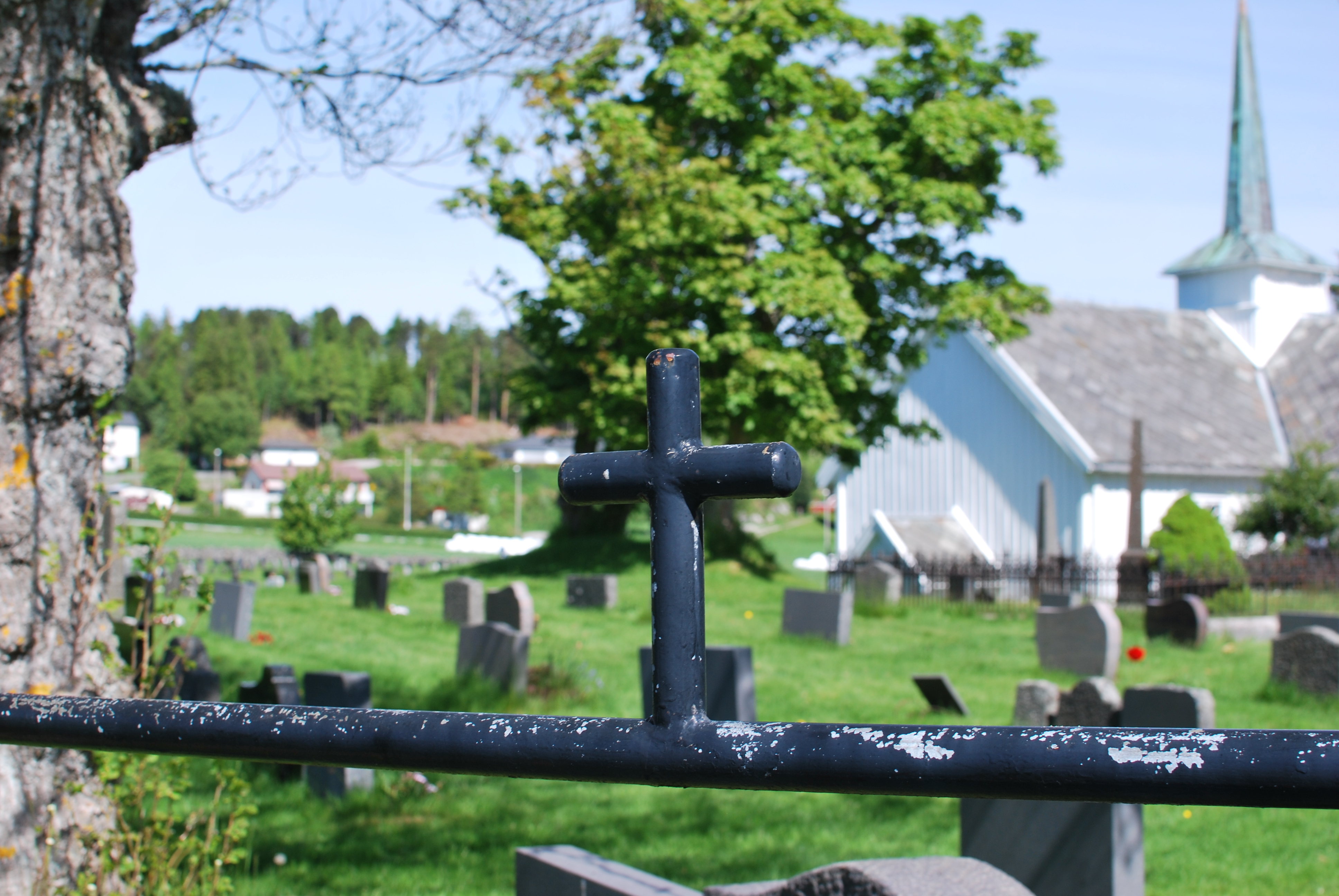 Gravplasser i Averøy