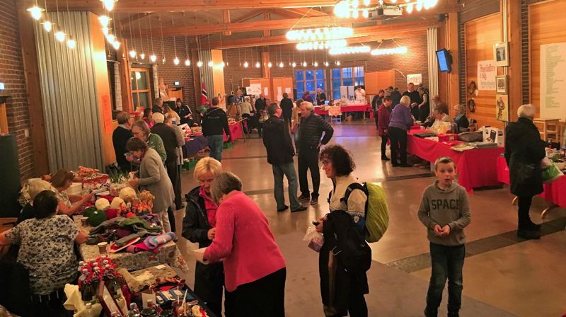 24.nov: Julemarked i kirken