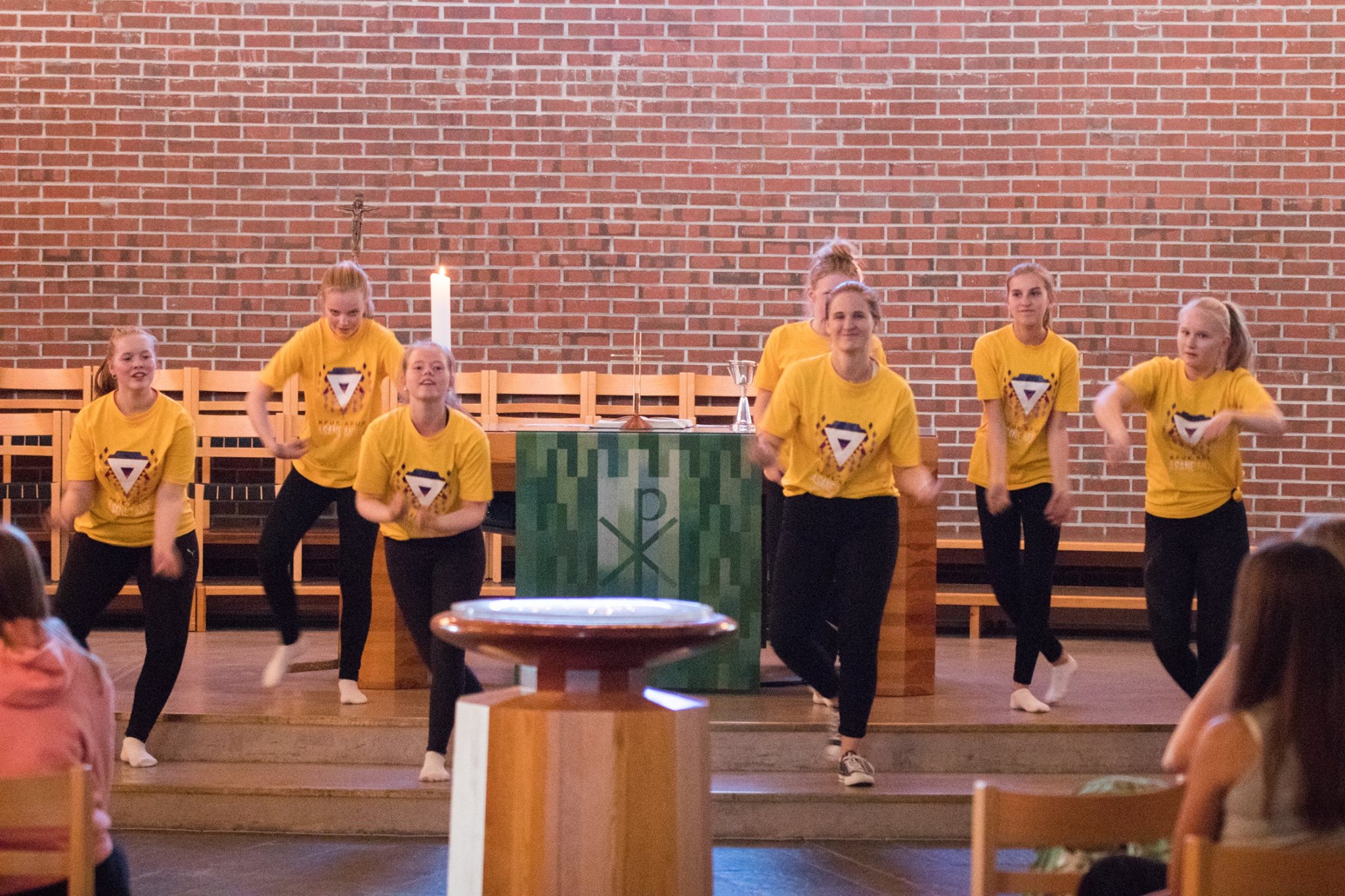 Åsane MOVE er en dansegruppe for og av ungdommer tilknyttet Åsane Menighet.