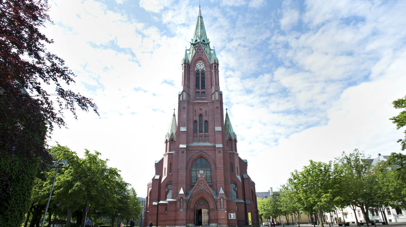 Johanneskirken i Bergen sett fra utsiden rett forfra.