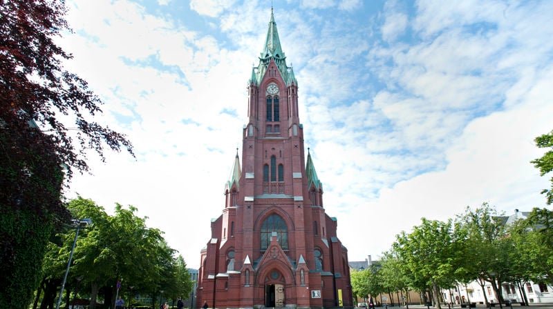 Johanneskirken i Bergen sett fra utsiden rett forfra.