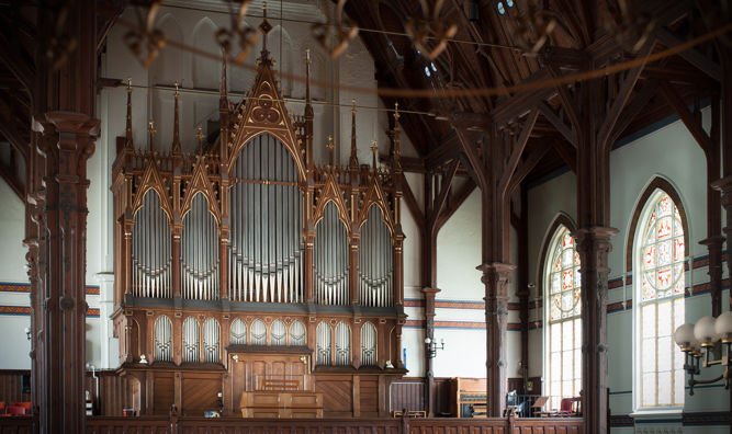 Orgelet i Johanneskirken sett fra kirkerommet.