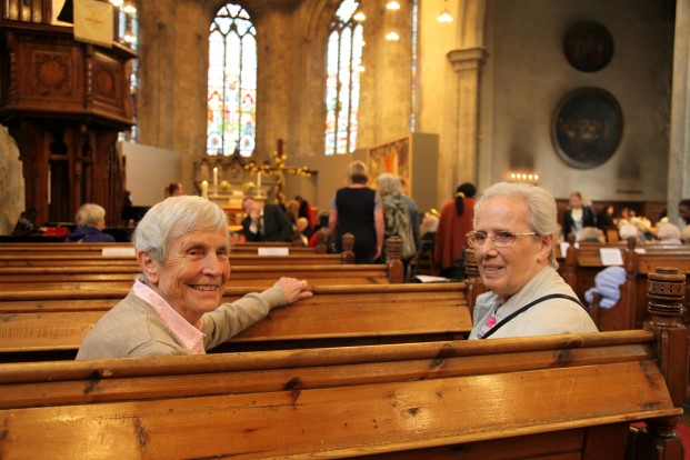 Gunvor Pedersen og Solveig Bjørseth er glade for å komme på påskekonsert i Bergen domkirke. 