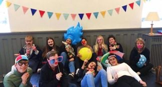 Ungdommer i St.Jakob i festlig lag.