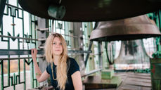 KLOKKENIST: Laura Marie Rueslåtten spiller konsert på klokkespillet i Johanneskirken under Autunnalen. FOTO: Privat