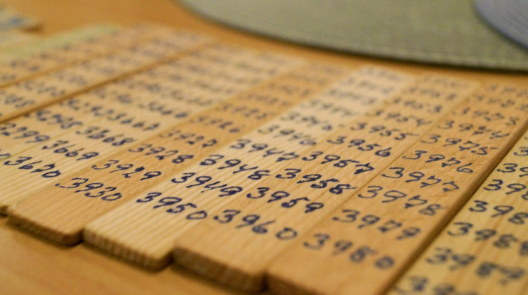 Basar er populært og i år møtte rekordmange opp for å delta. 