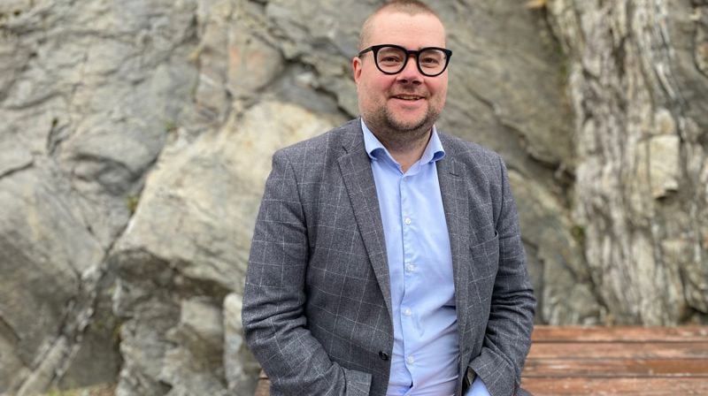 Frem til høsten er Trygve Eiken vikarprest i Sædalen menighet. Neste sommer er han ferdig med studiene og kan bli ordinert til prest. Foto: Astrid Dalehaug Norheim