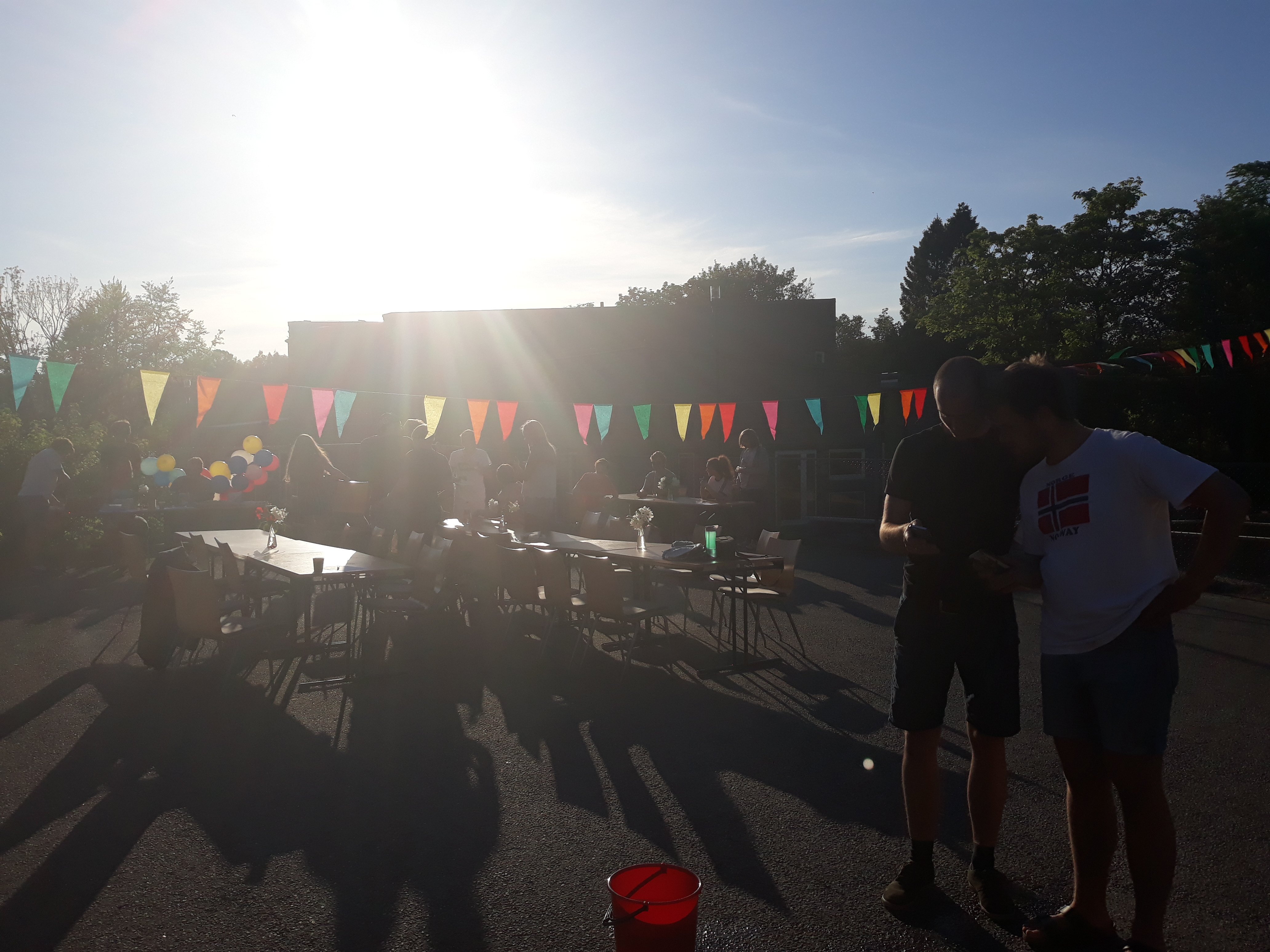 13 år: grillfest på nattkafe