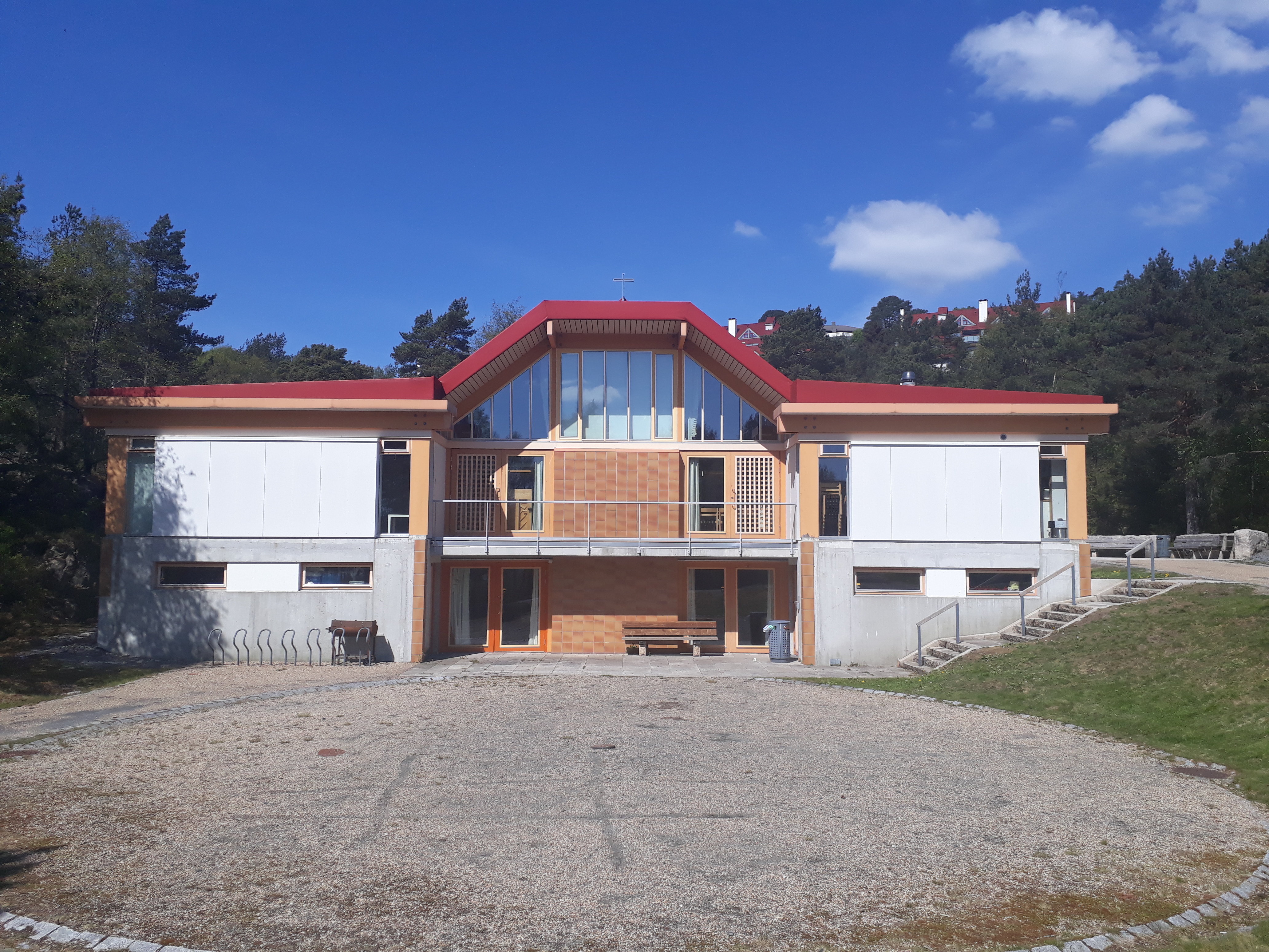 Gudstjeneste i sommer annen hver søndag