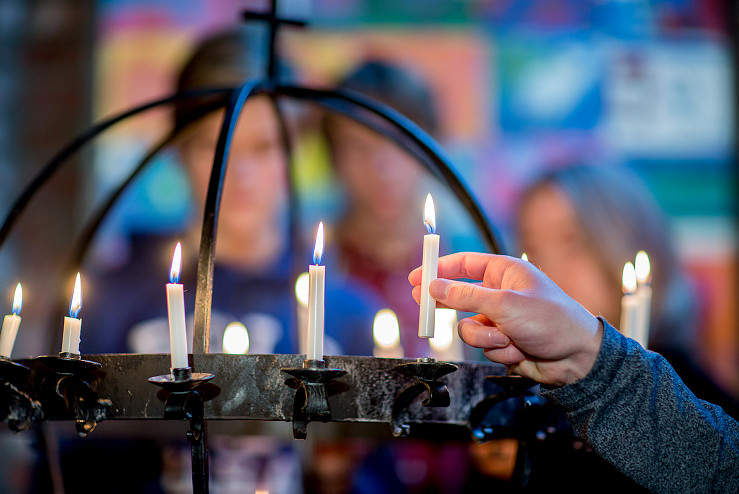 Bønn og lystenning for Ukraina