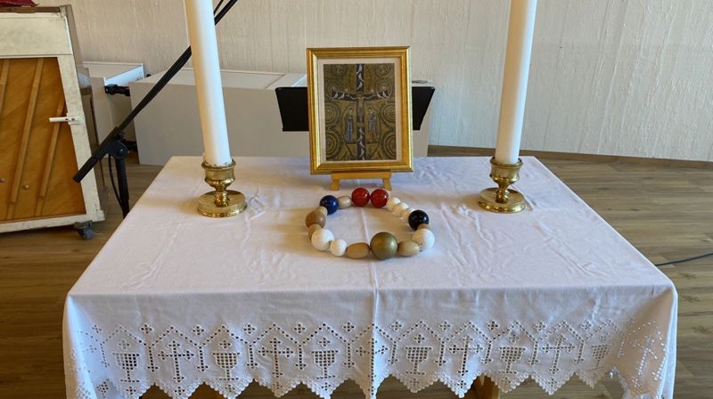 Velkommen til gudstjeneste i menighetssalen på søndag!